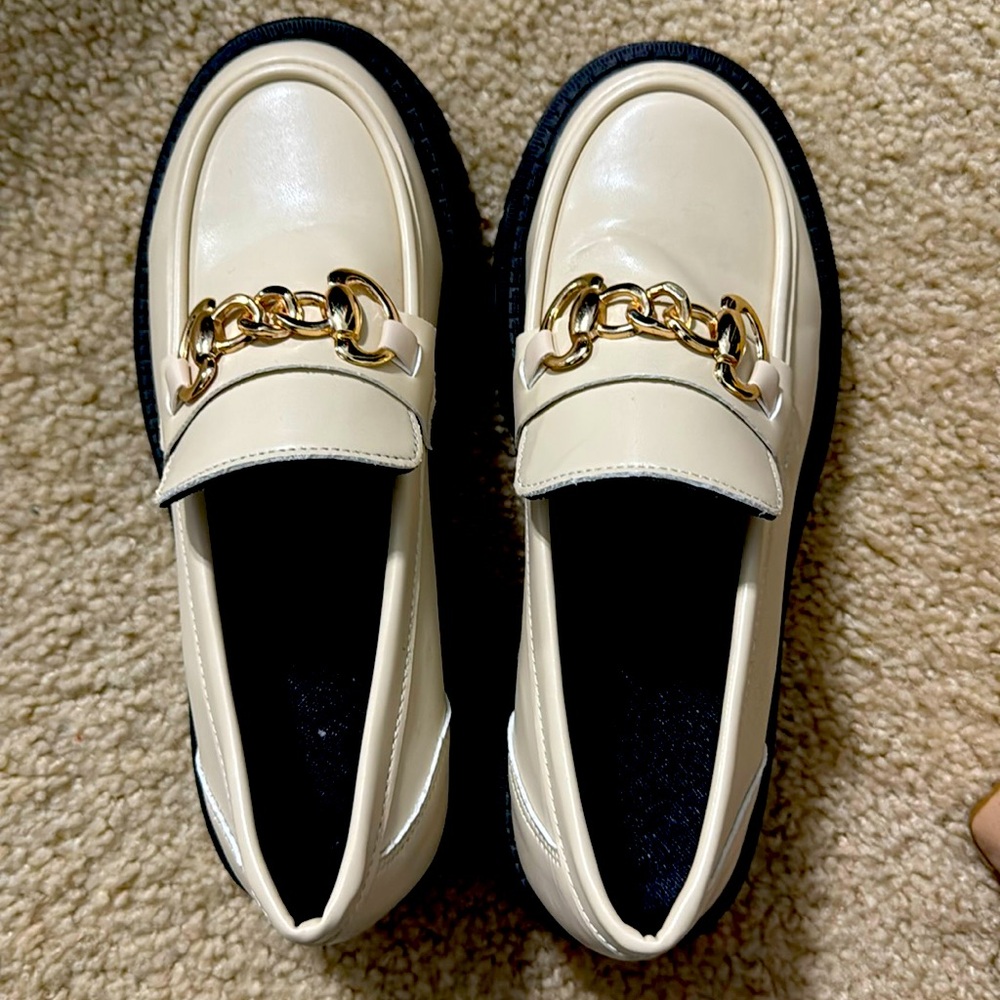 Cream colored chunky loafers size 36 (5.5)